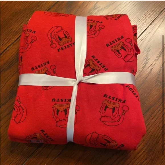 NWT Donald Duck Pajama Set - Picture 2 of 3